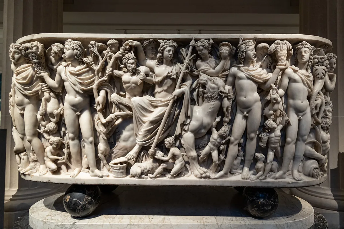 Winter Fashion Tips for Dining in Trondheim 2026